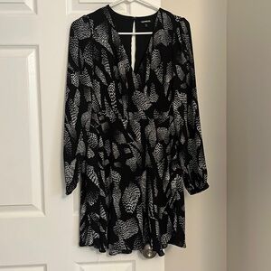 Express black and white dress